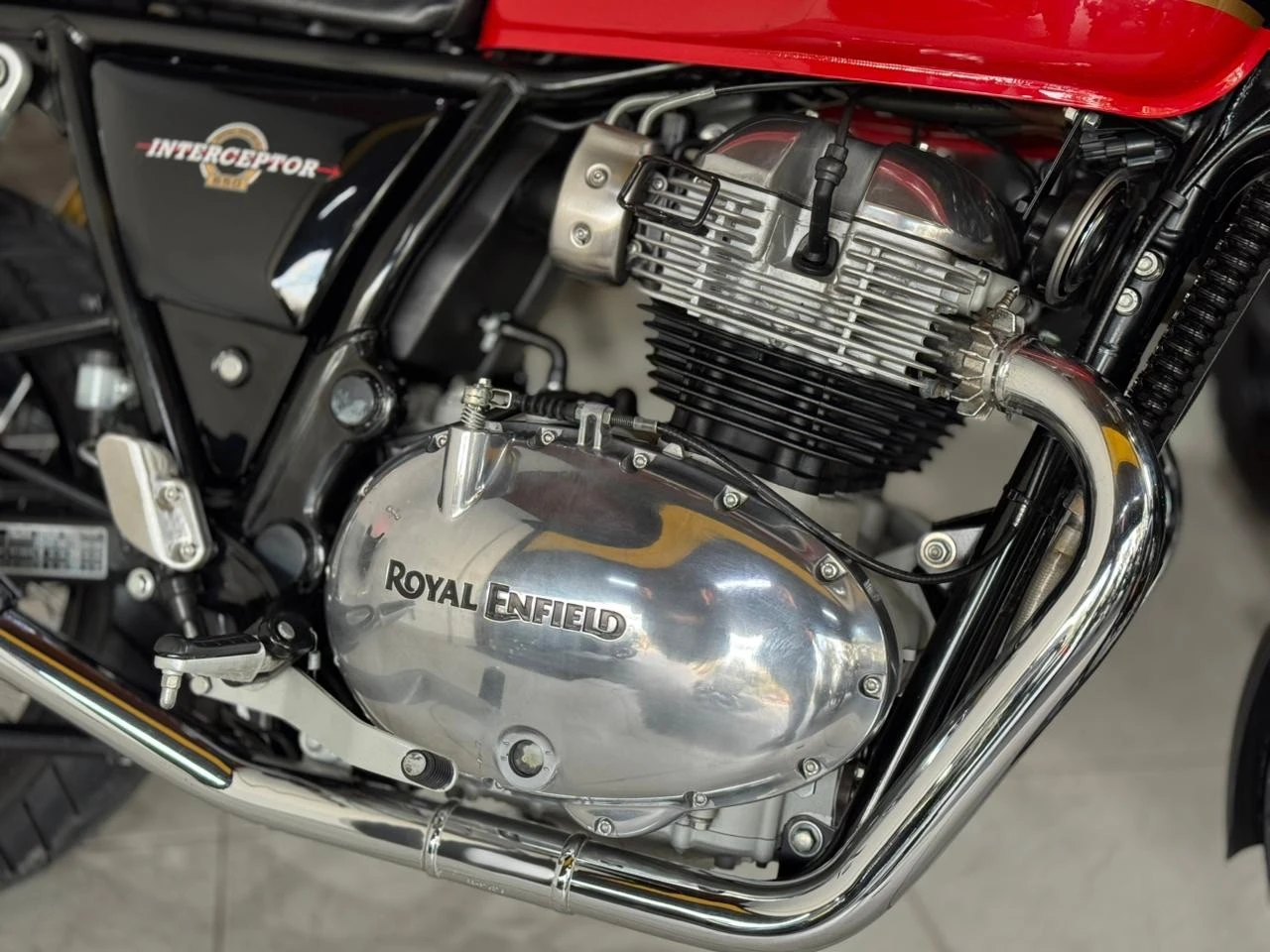 ROYAL ENFIELD INTERCEPTOR 