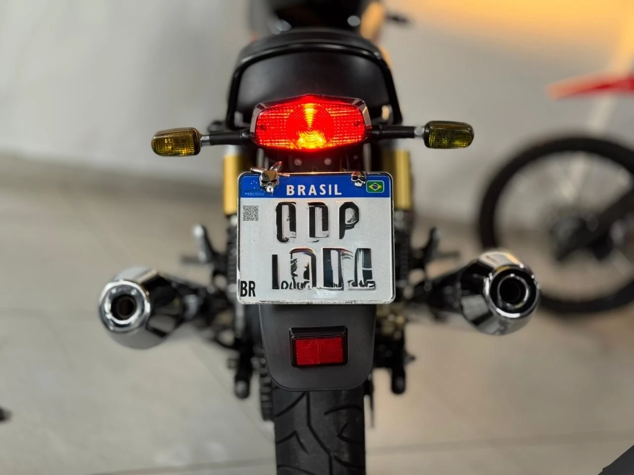 ROYAL ENFIELD INTERCEPTOR 