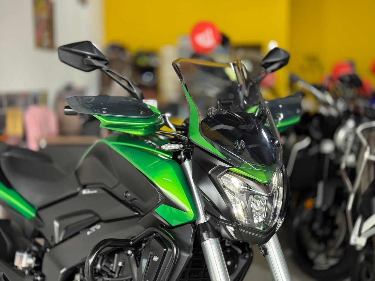 BAJAJ DOMINAR 400