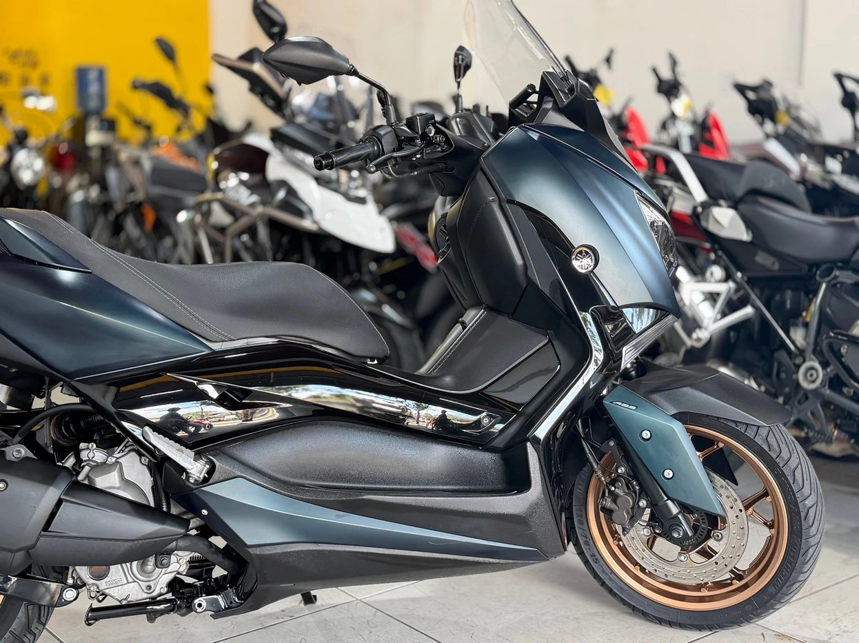 YAMAHA XMAX ABS