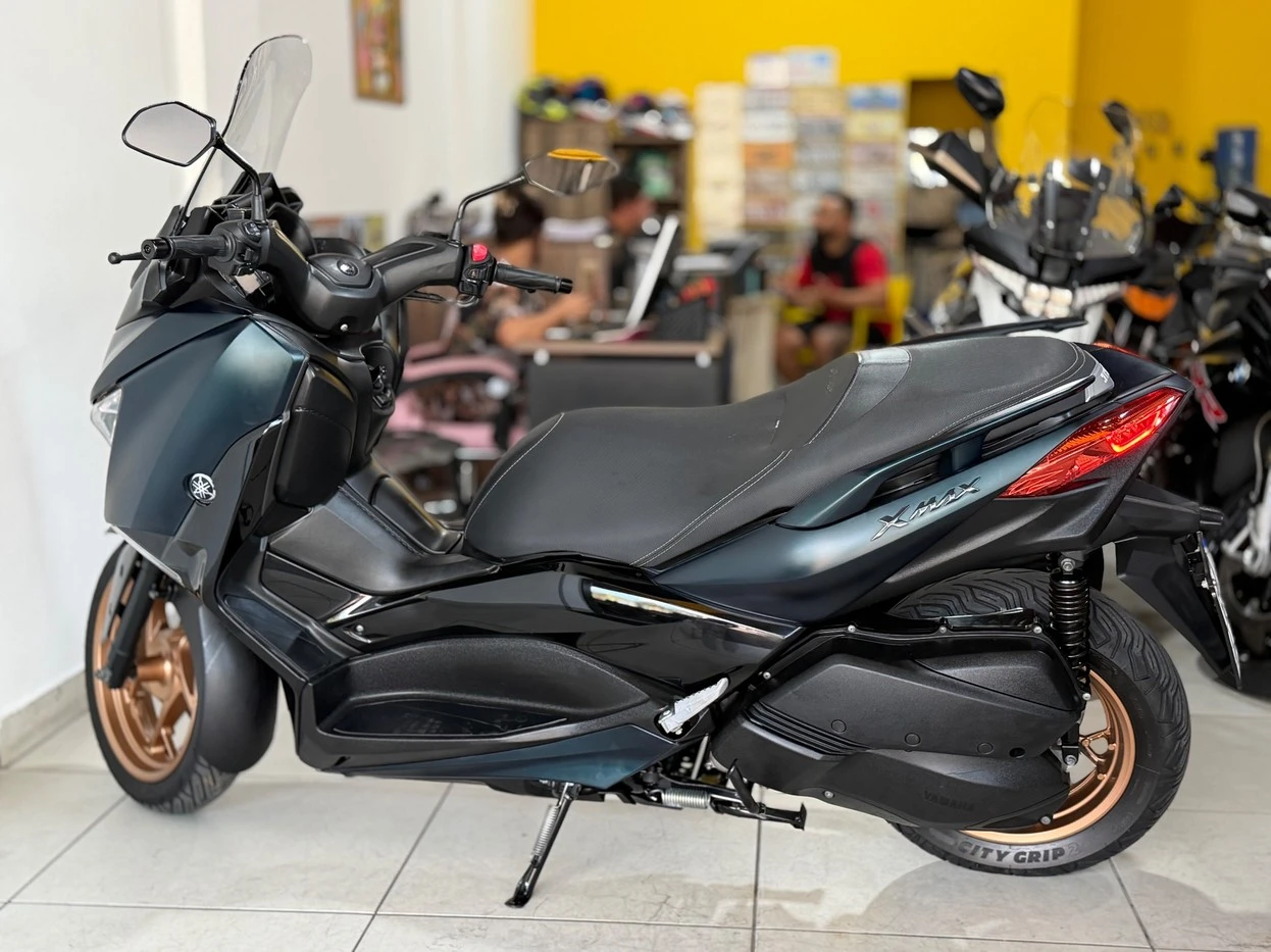 YAMAHA XMAX ABS