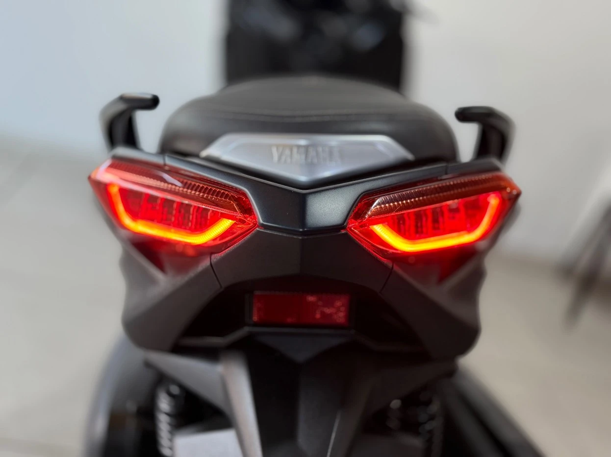 YAMAHA XMAX ABS