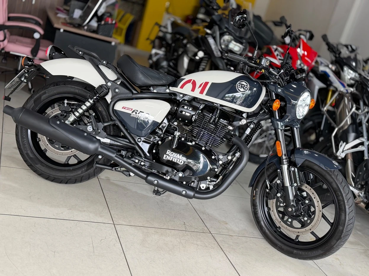 ROYAL ENFIELD SHOTGUN 650 STENCIL WHITE