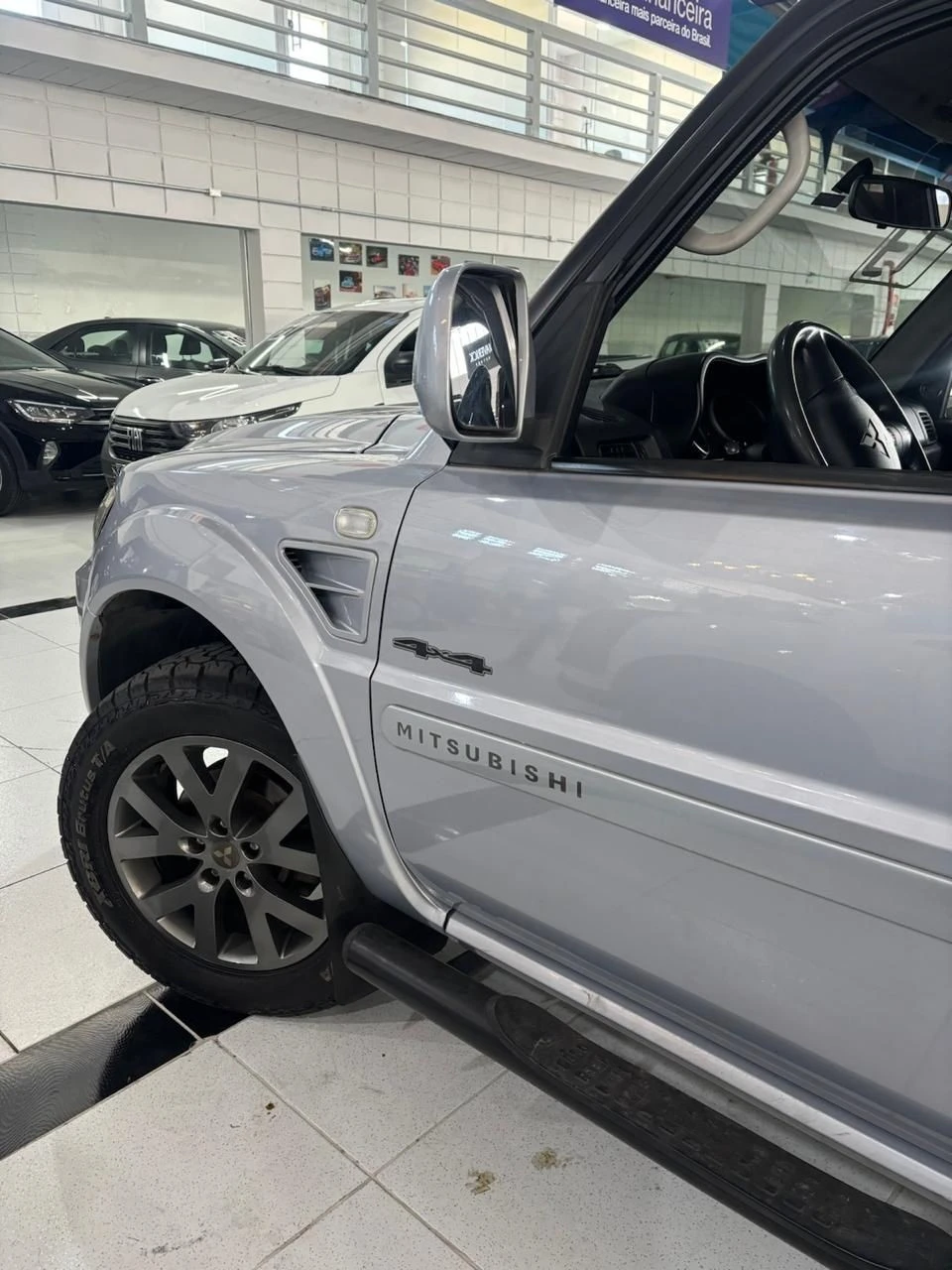 MITSUBISHI PAJERO TR4