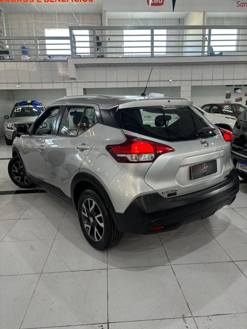 NISSAN KICKS