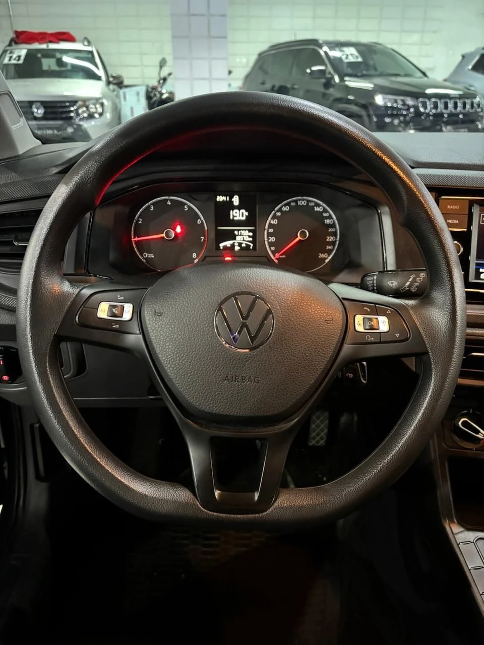 VOLKSWAGEN POLO