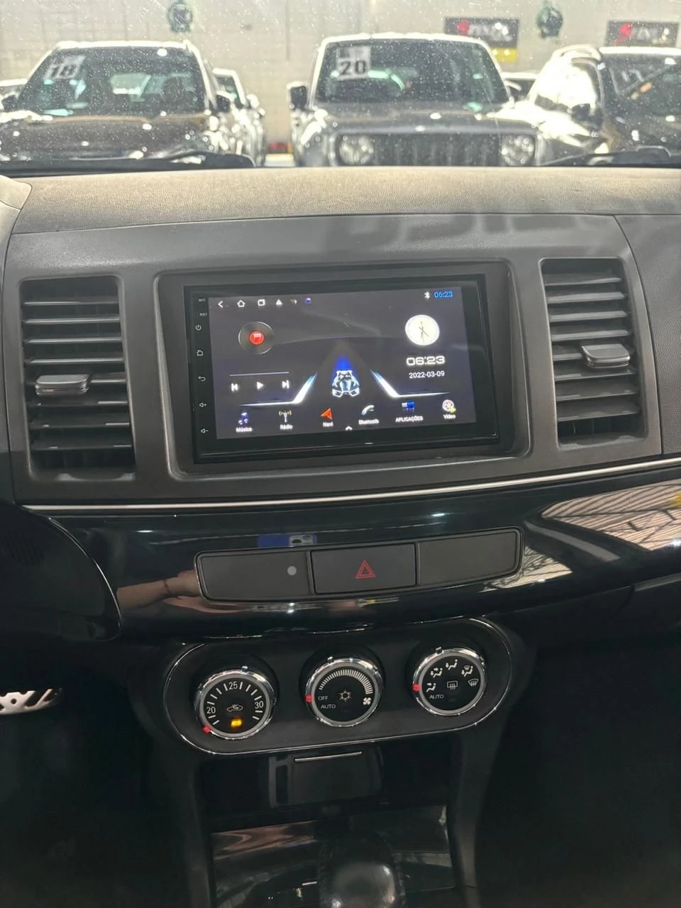 MITSUBISHI LANCER