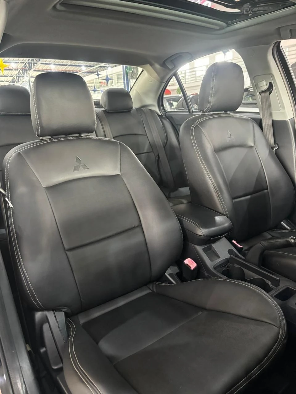 MITSUBISHI LANCER