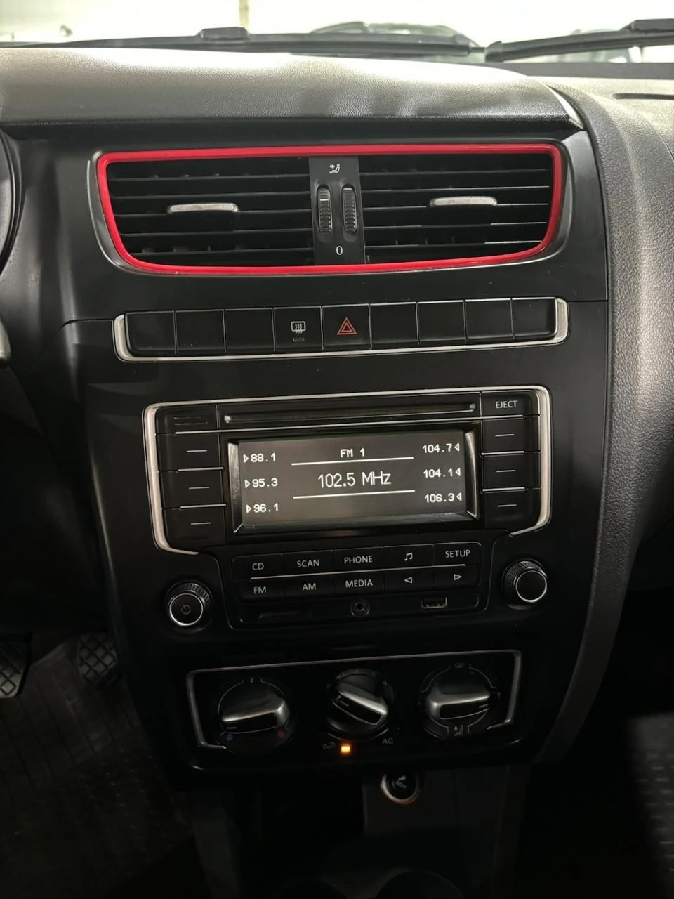 VOLKSWAGEN FOX