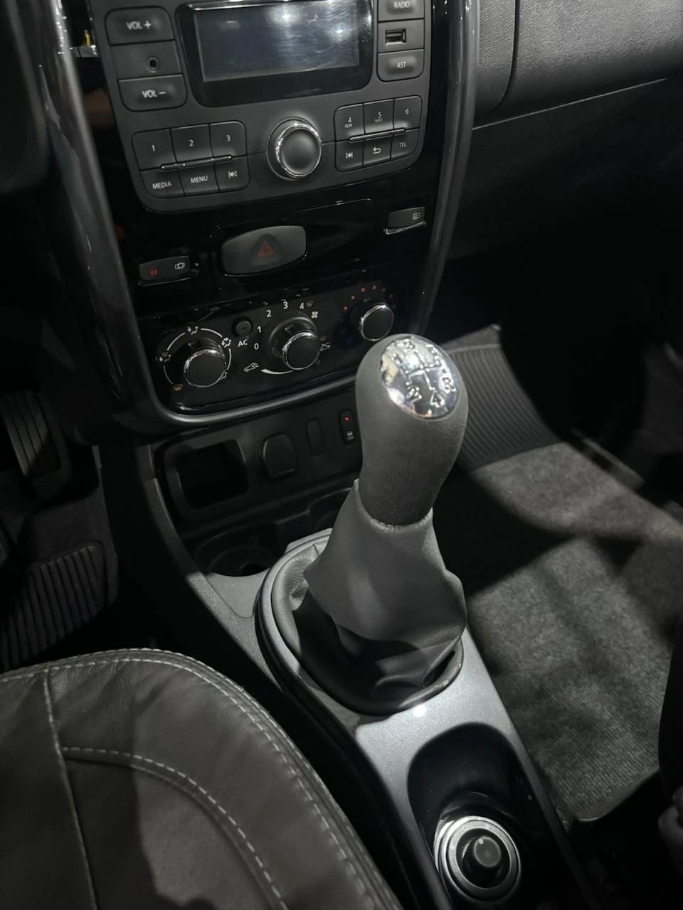 RENAULT DUSTER