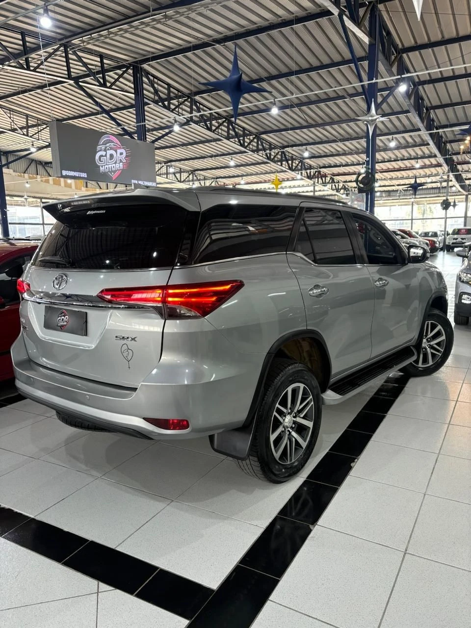 TOYOTA HILUX SW4