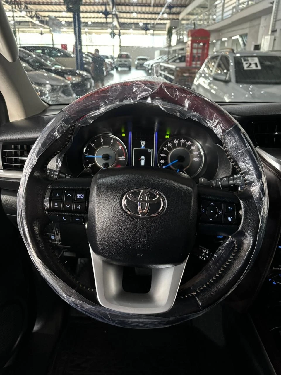 TOYOTA HILUX SW4