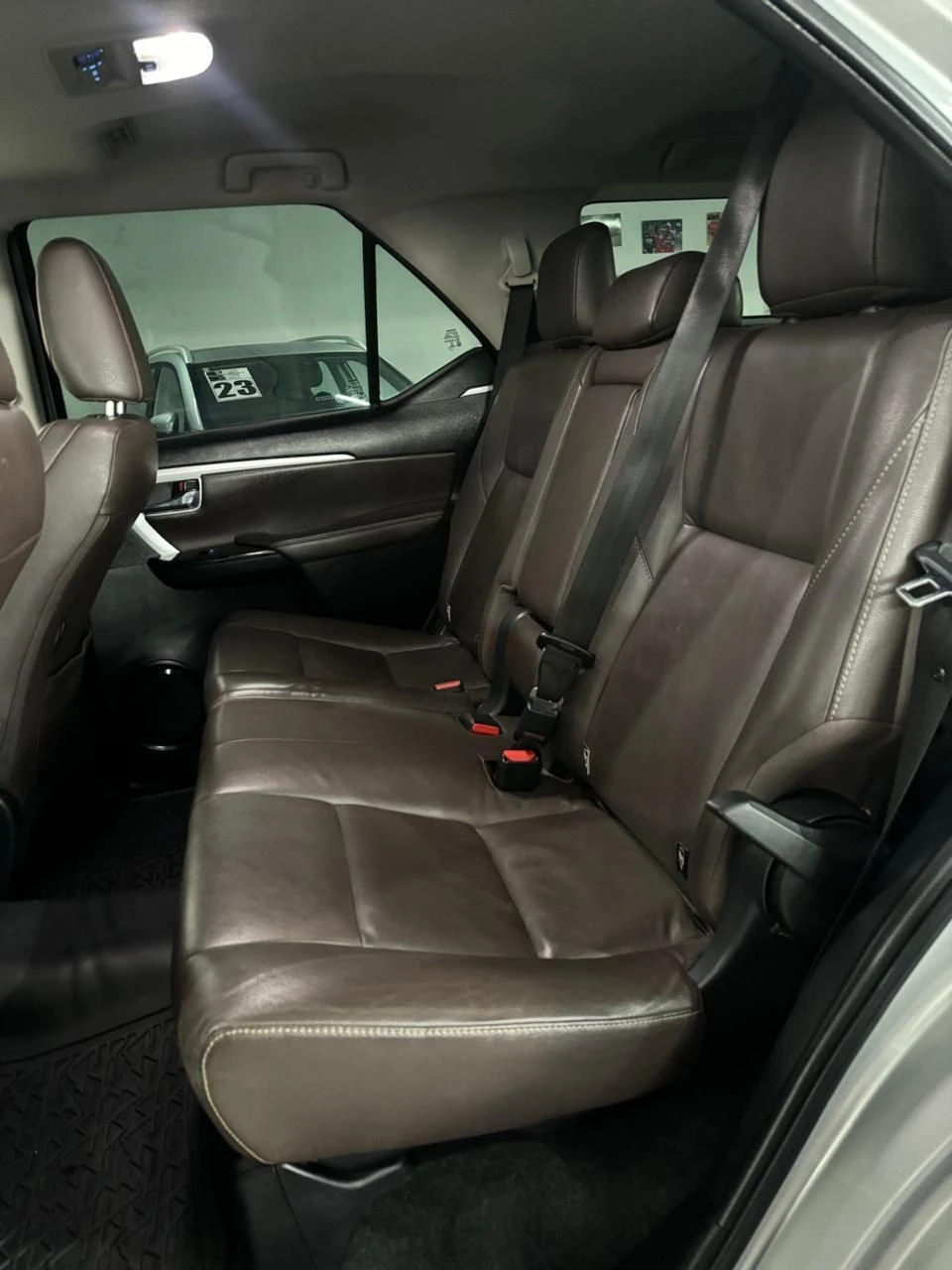 TOYOTA HILUX SW4