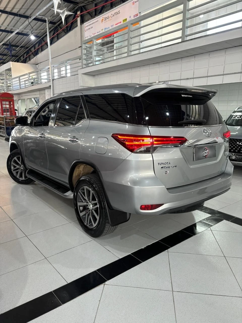 TOYOTA HILUX SW4