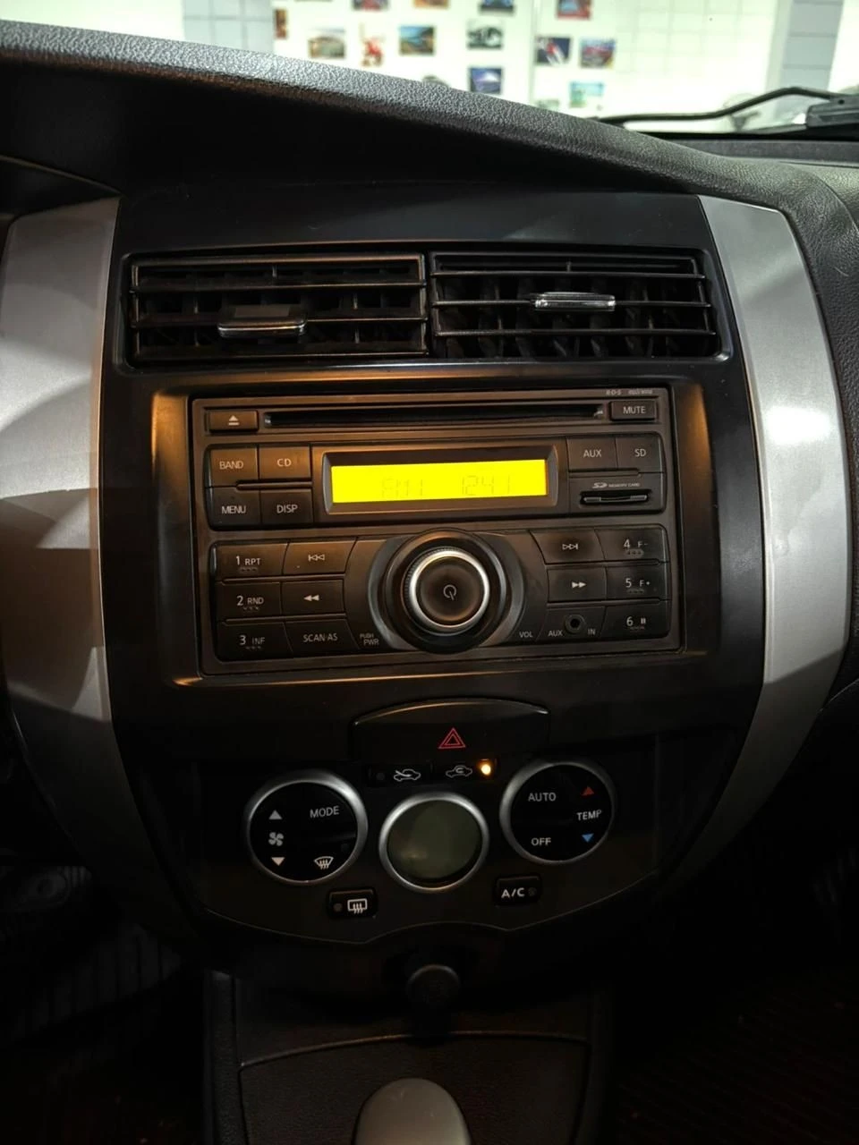 NISSAN LIVINA