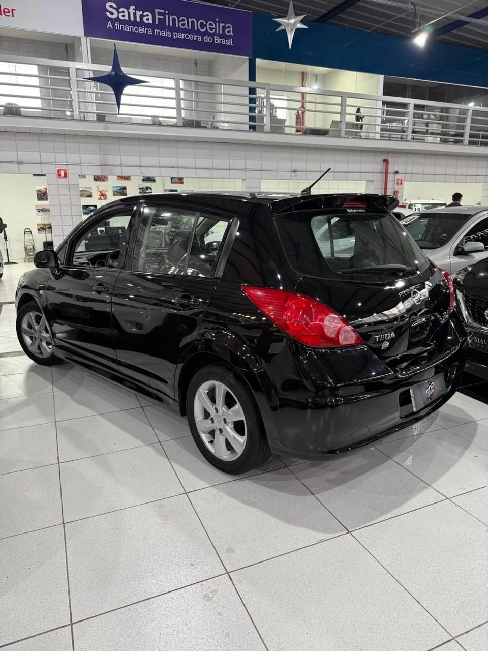 NISSAN TIIDA