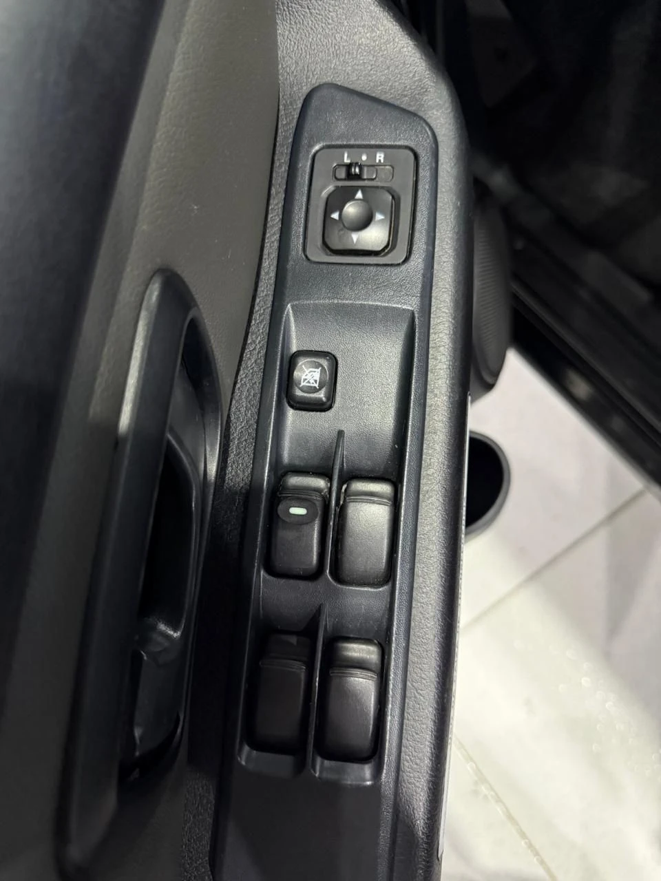 MITSUBISHI PAJERO TR4