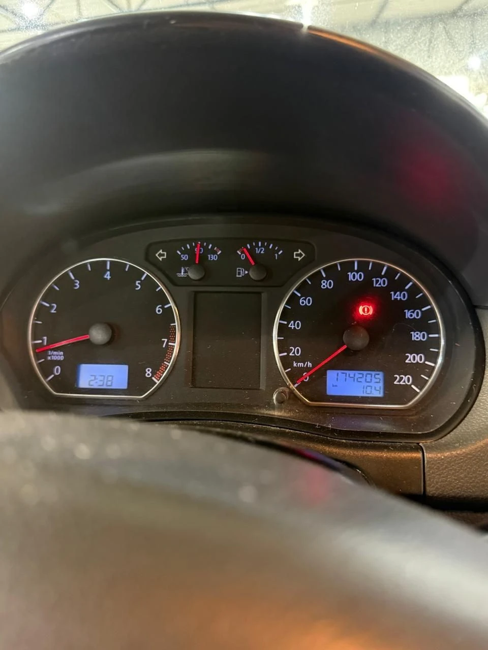 VOLKSWAGEN POLO SEDAN