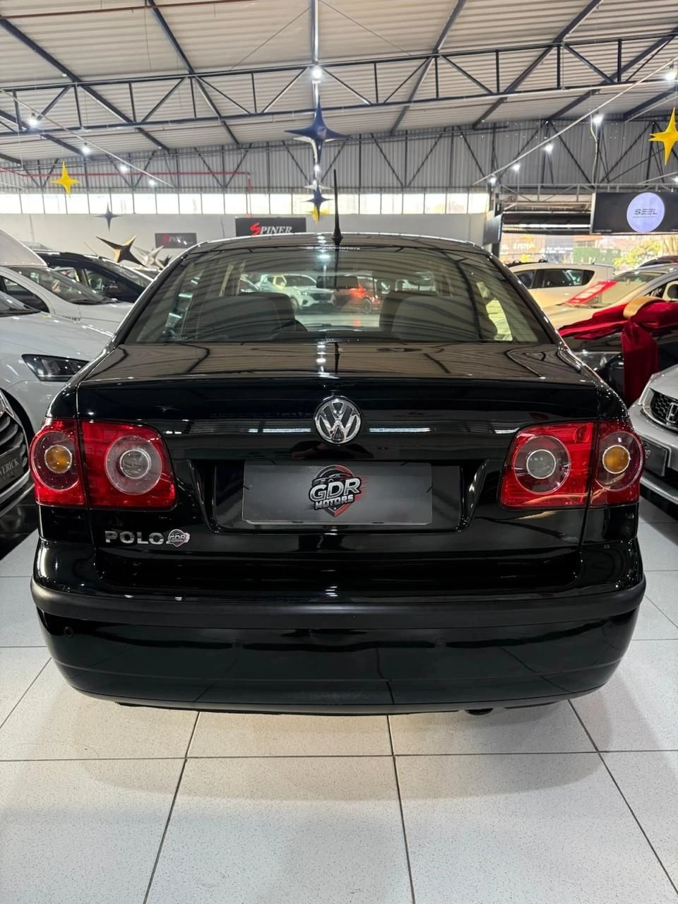 VOLKSWAGEN POLO SEDAN