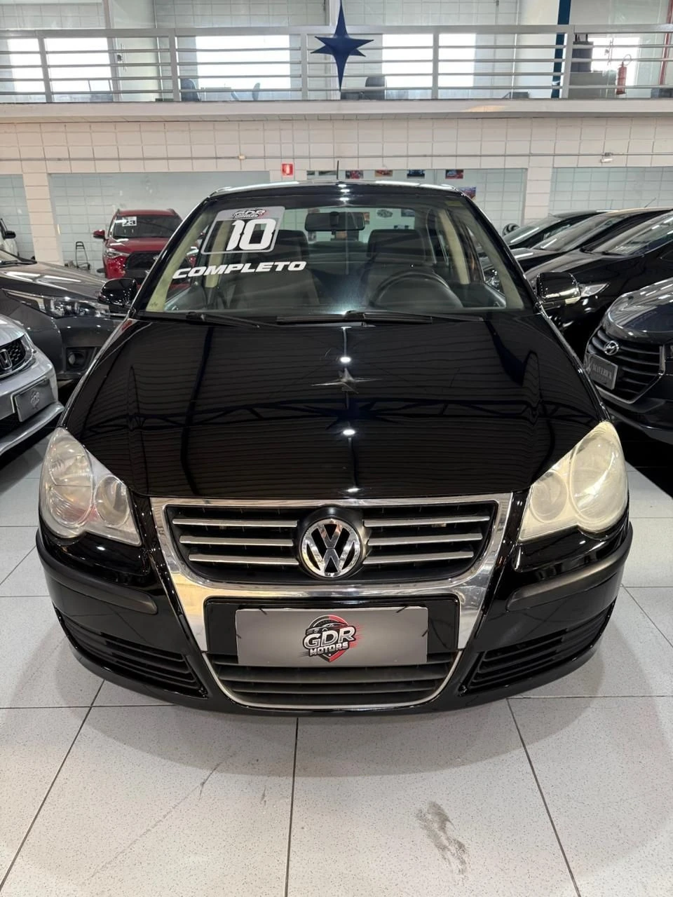 VOLKSWAGEN POLO SEDAN