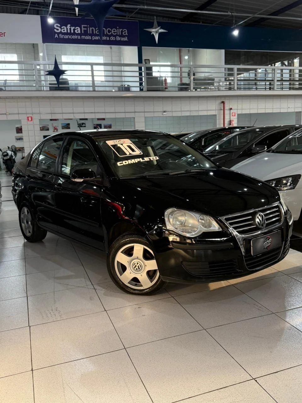 VOLKSWAGEN POLO SEDAN