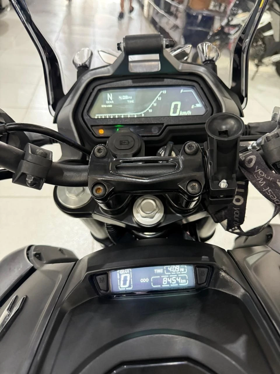 BAJAJ DOMINAR 400