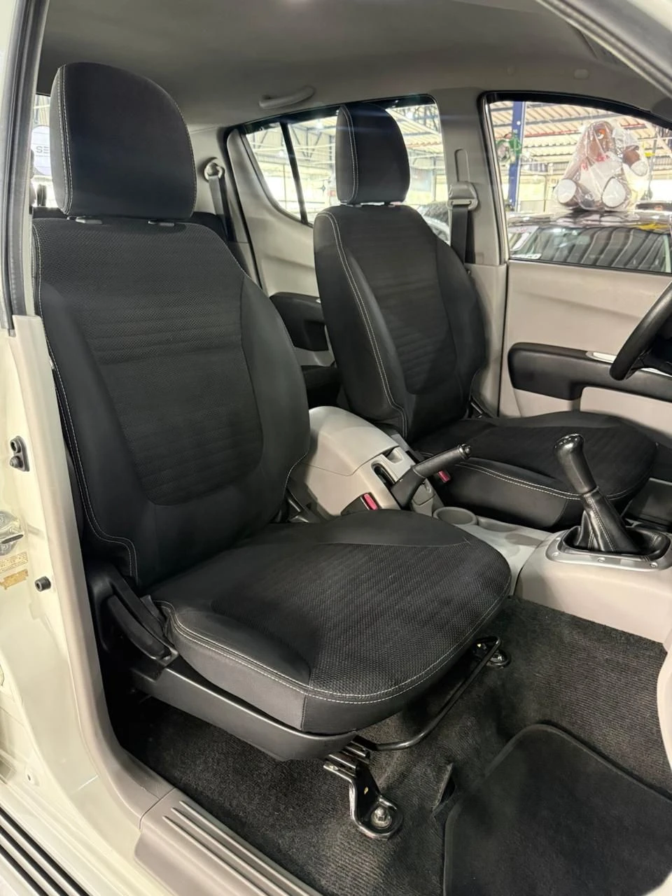 MITSUBISHI L200 TRITON