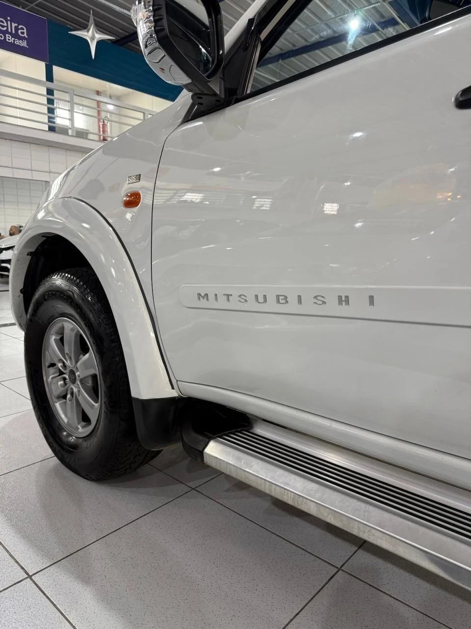 MITSUBISHI L200 TRITON