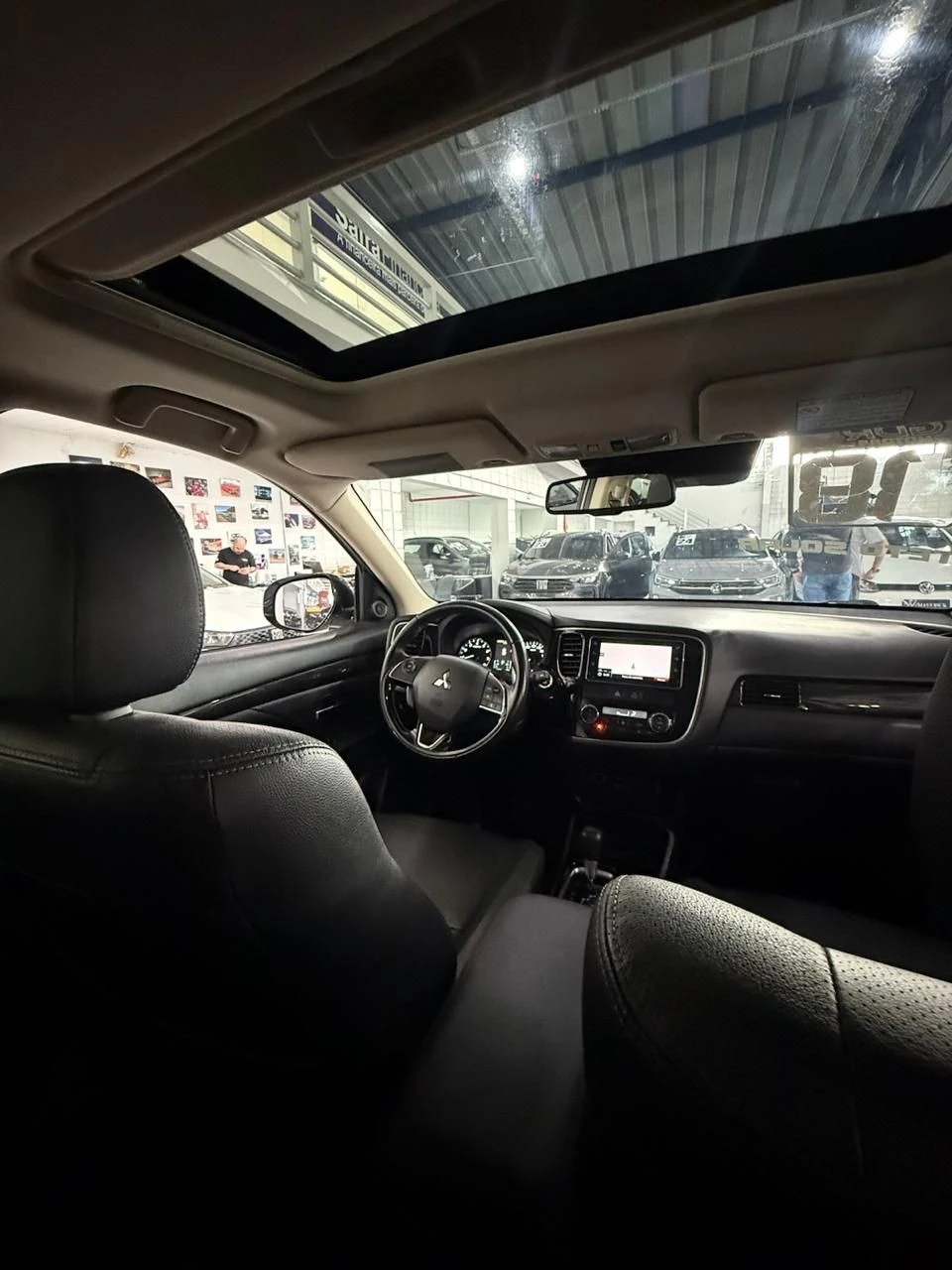 MITSUBISHI OUTLANDER