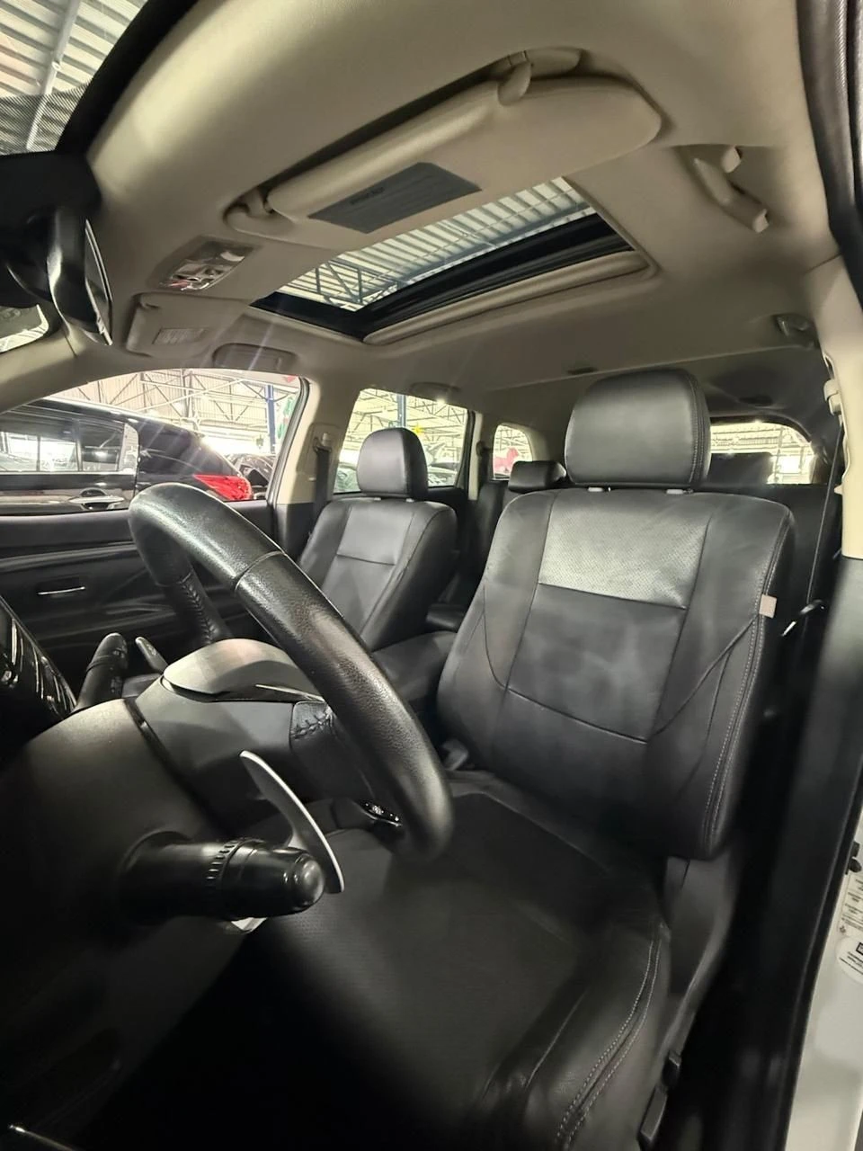 MITSUBISHI OUTLANDER