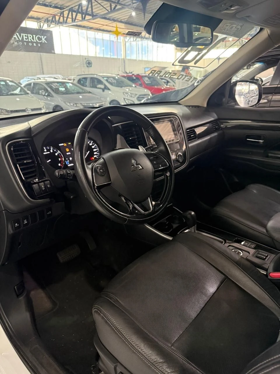 MITSUBISHI OUTLANDER