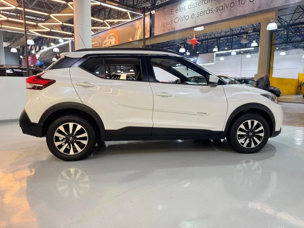 NISSAN KICKS