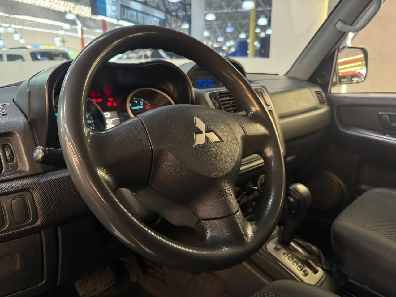 MITSUBISHI PAJERO TR4