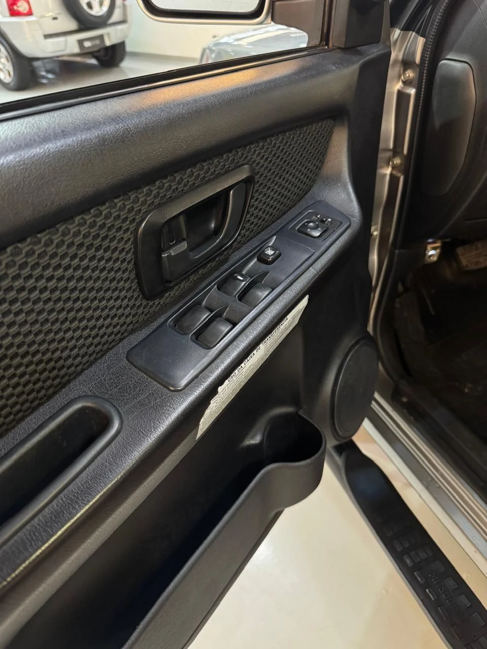 MITSUBISHI PAJERO TR4