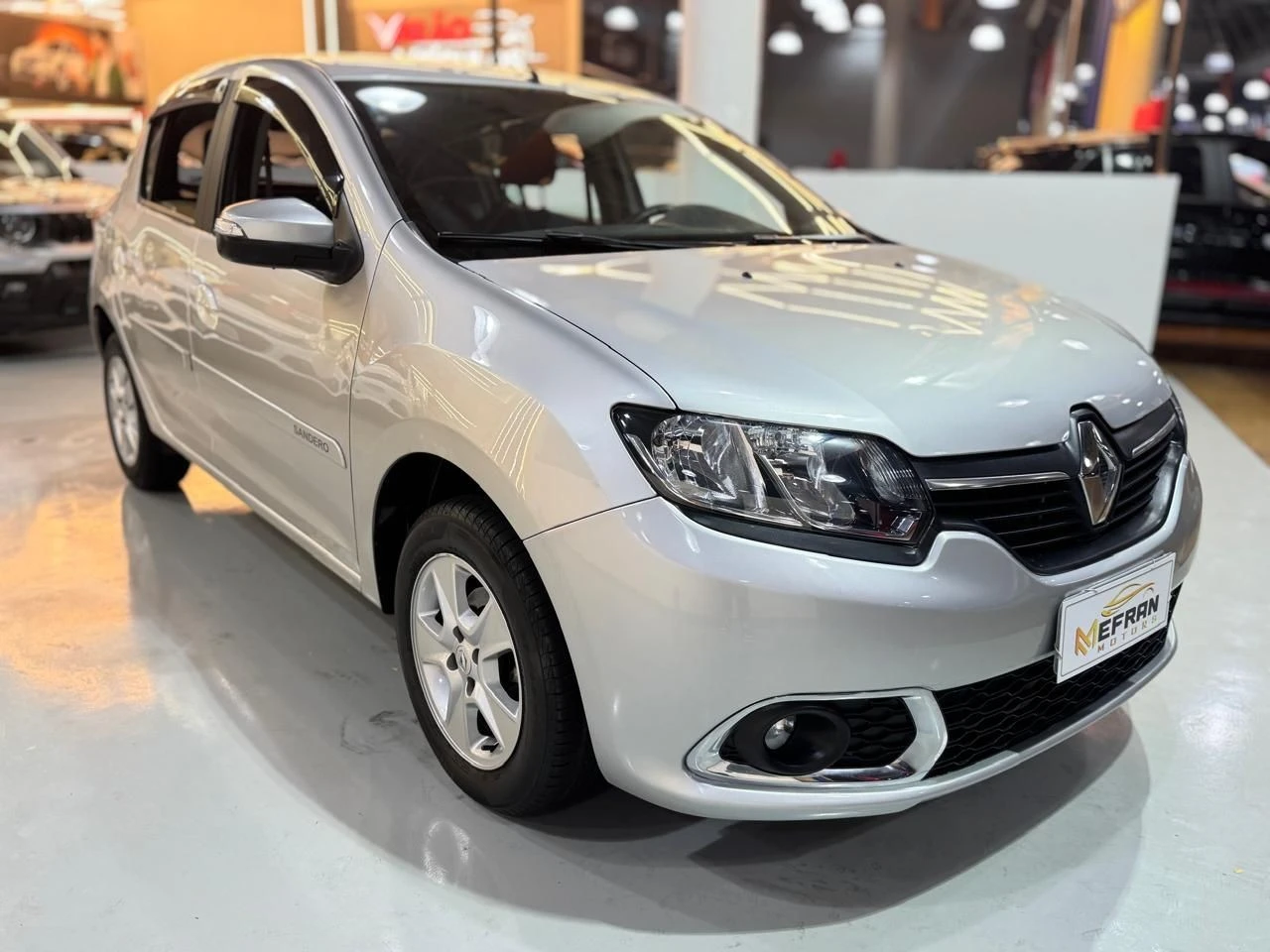 RENAULT SANDERO