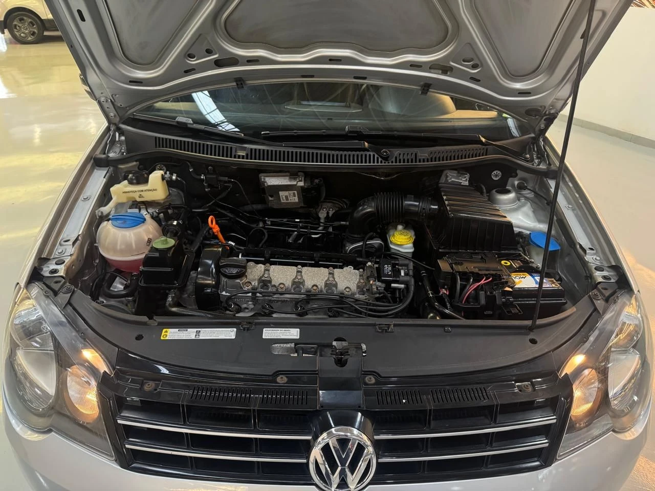 VOLKSWAGEN POLO