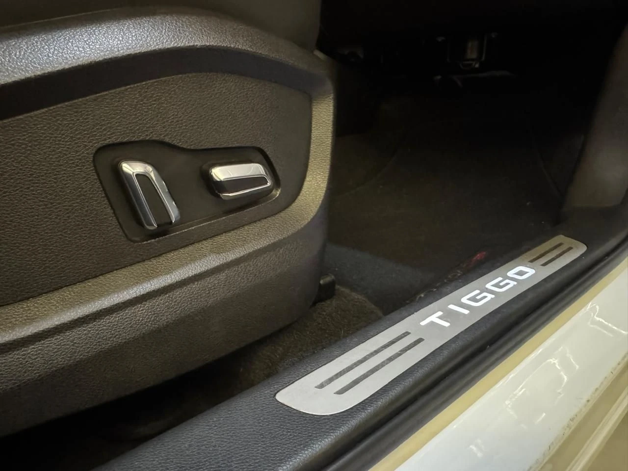 CHERY TIGGO 8