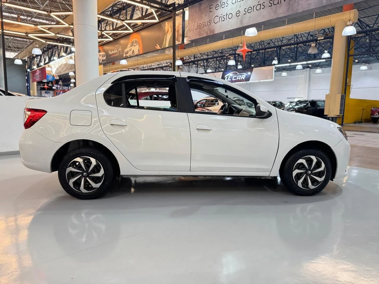 RENAULT LOGAN