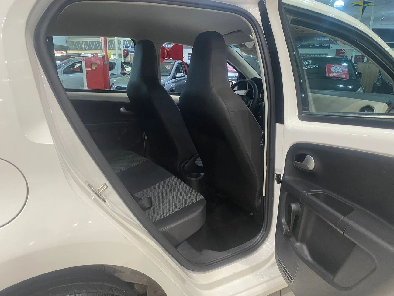 VOLKSWAGEN UP