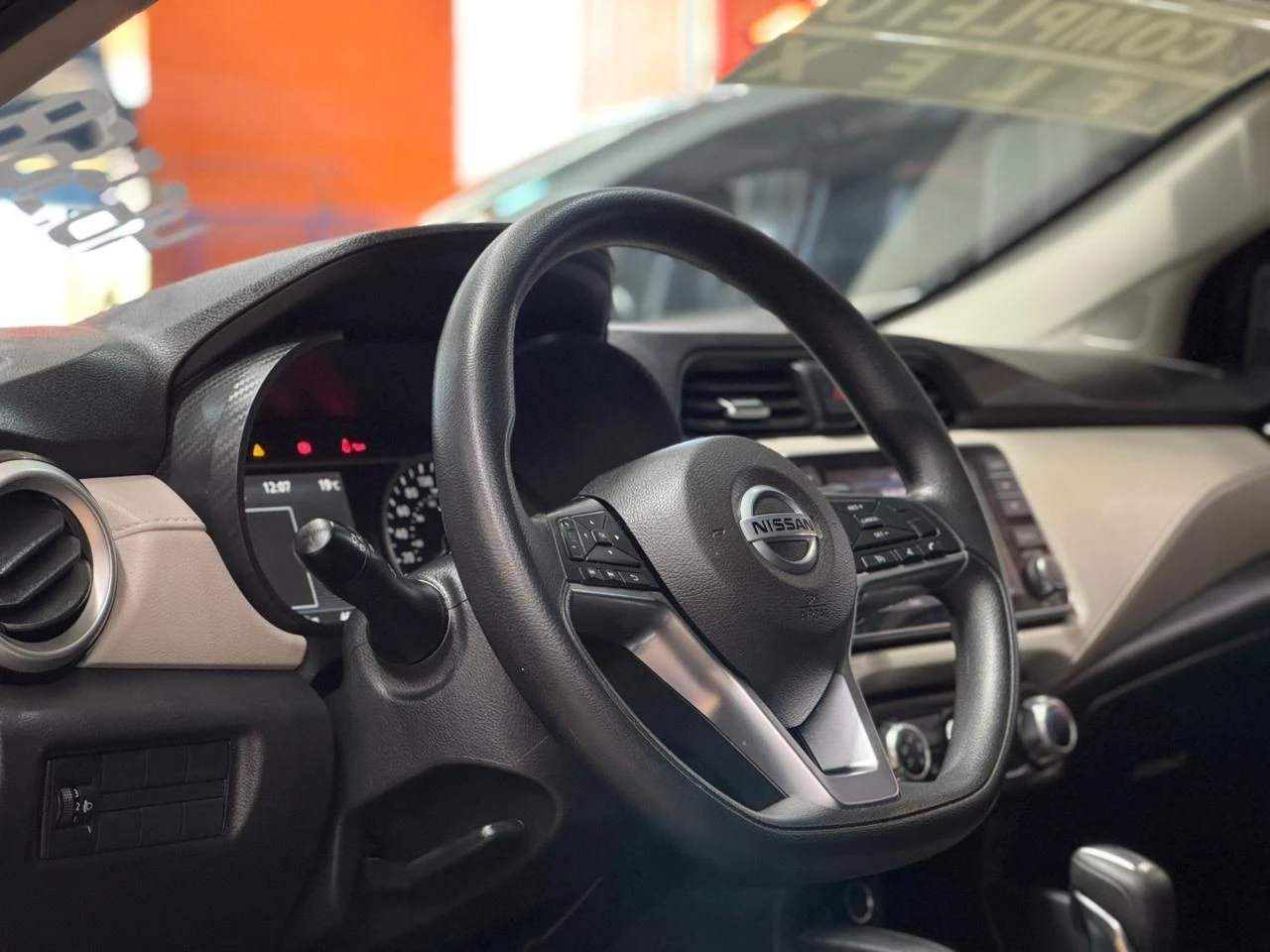 NISSAN VERSA