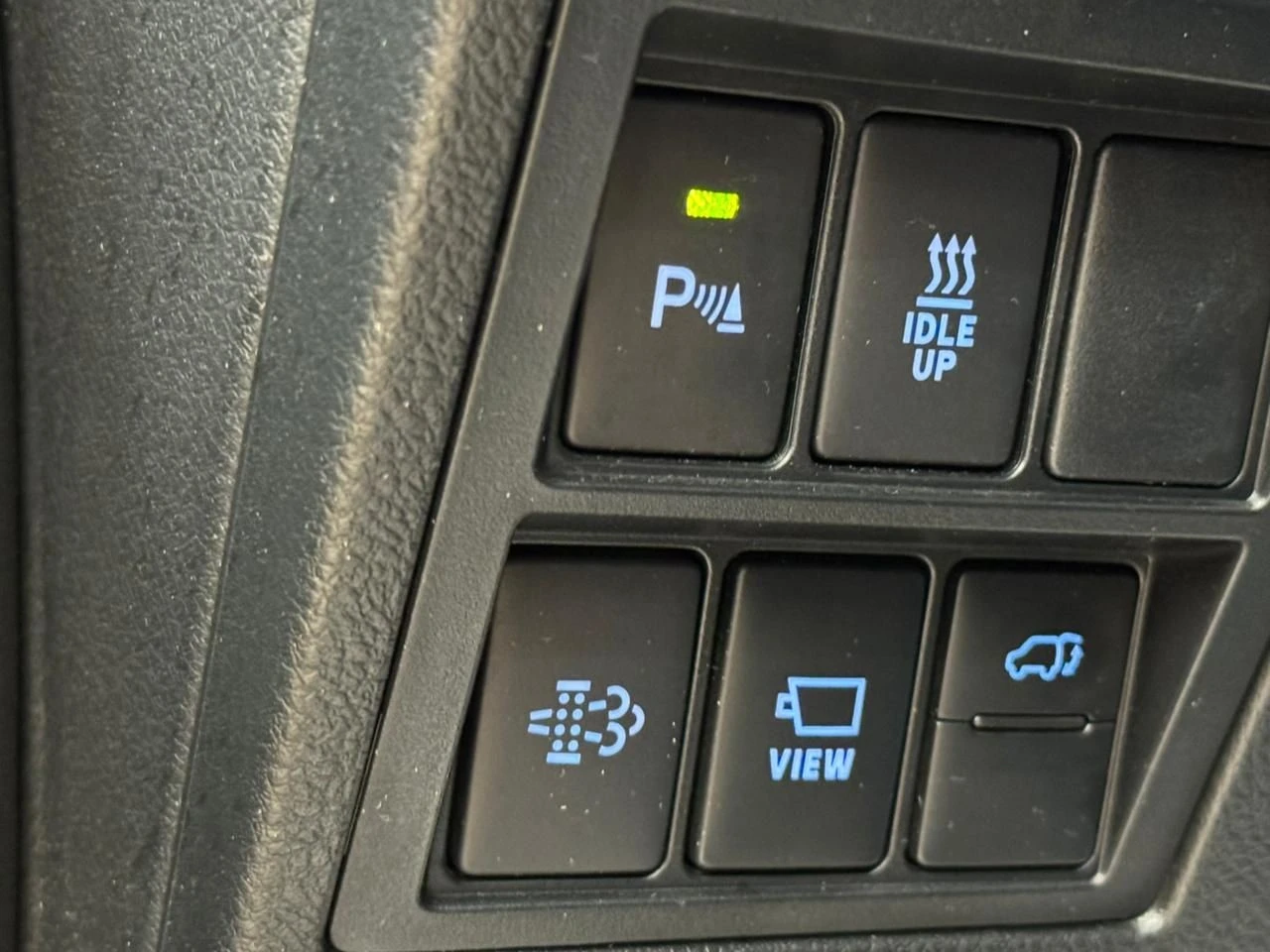 TOYOTA HILUX SW4
