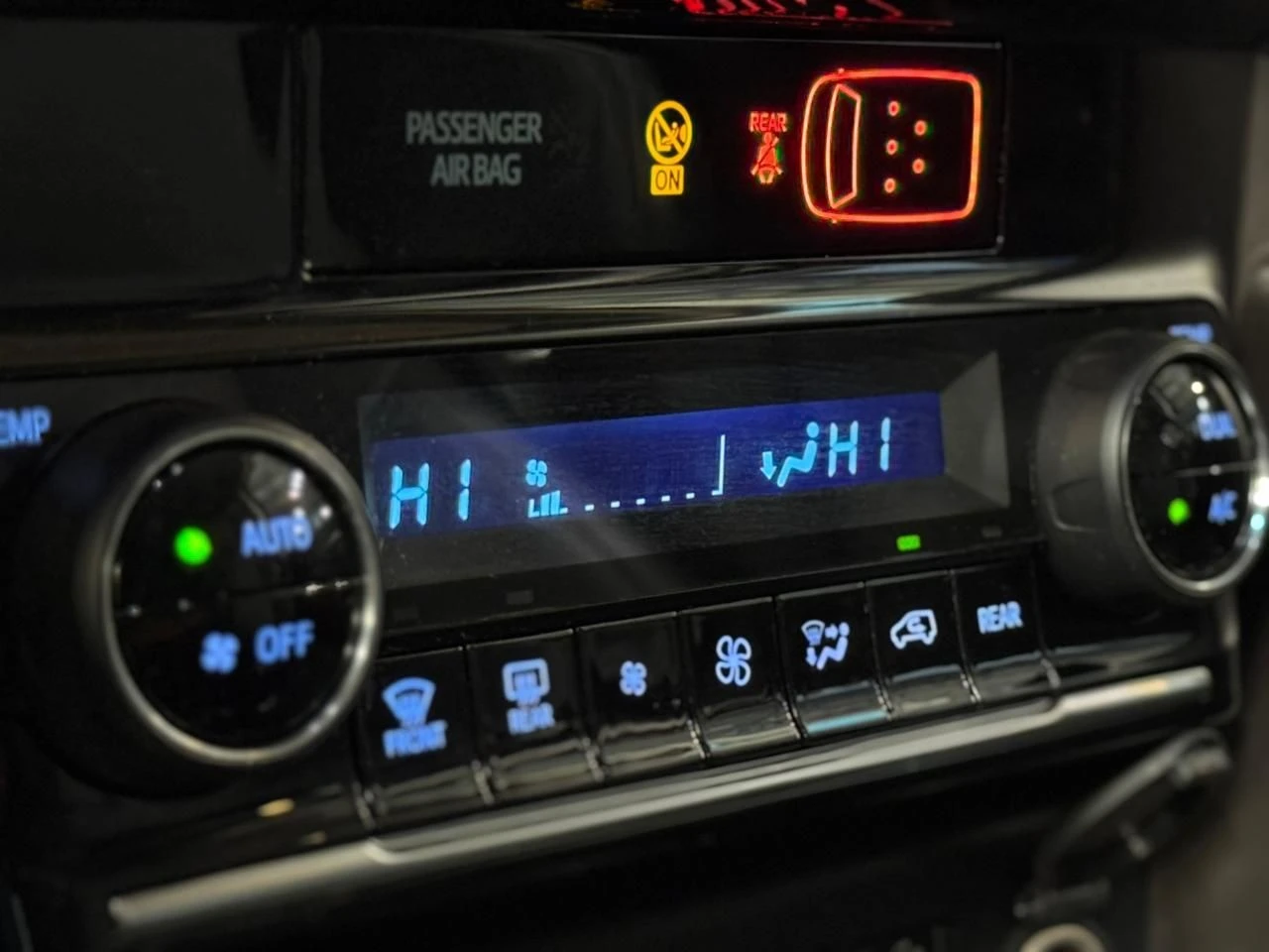 TOYOTA HILUX SW4