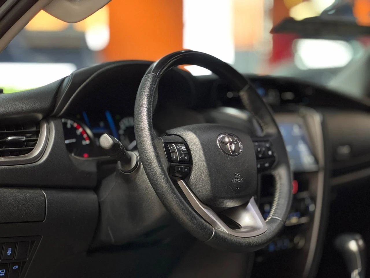 TOYOTA HILUX SW4