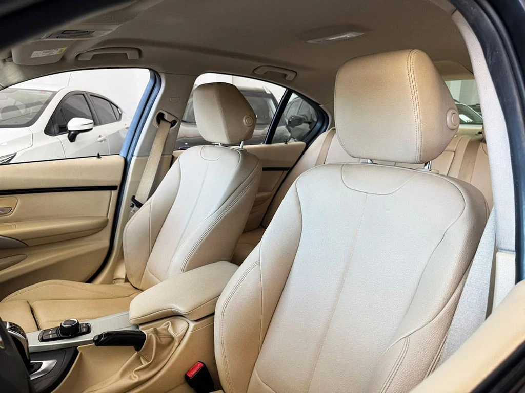 BMW 320I