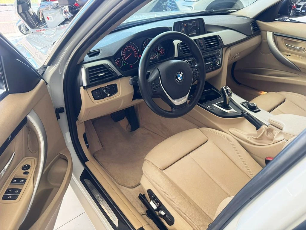 BMW 320I