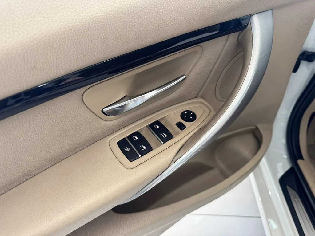 BMW 320I