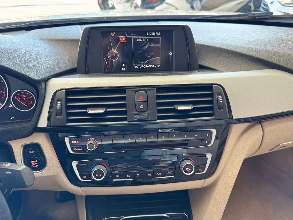 BMW 320I