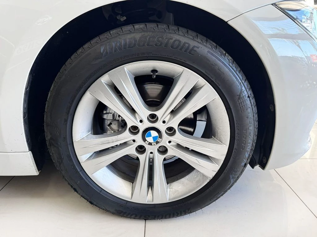BMW 320I