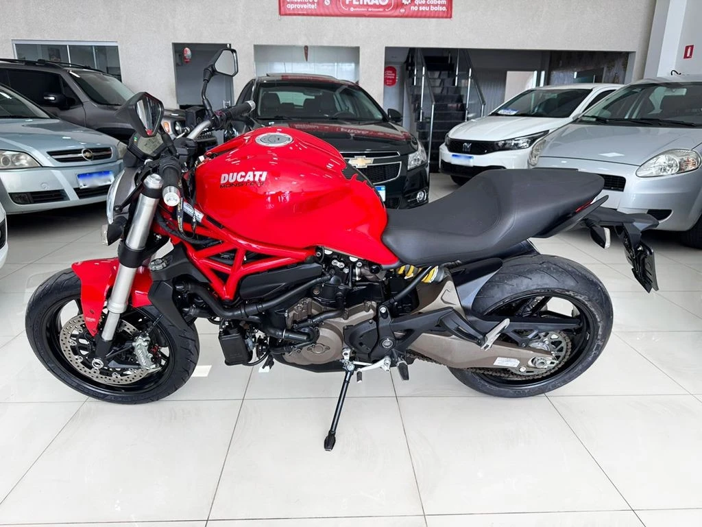 DUCATI MONSTER 821