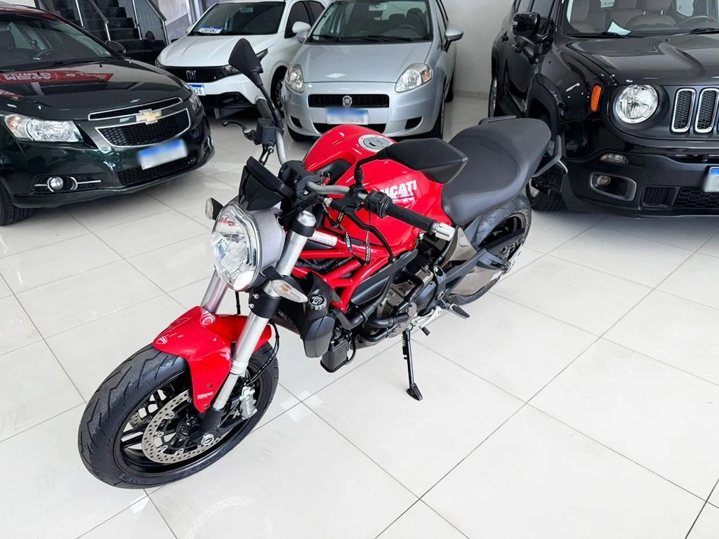 DUCATI MONSTER 821